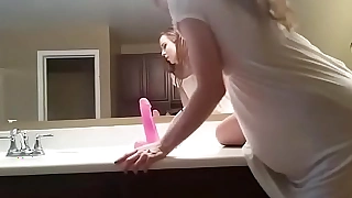 Livecam girl riding left side sex tool insusceptible to go to the bathroom bench - KellysCams.com
